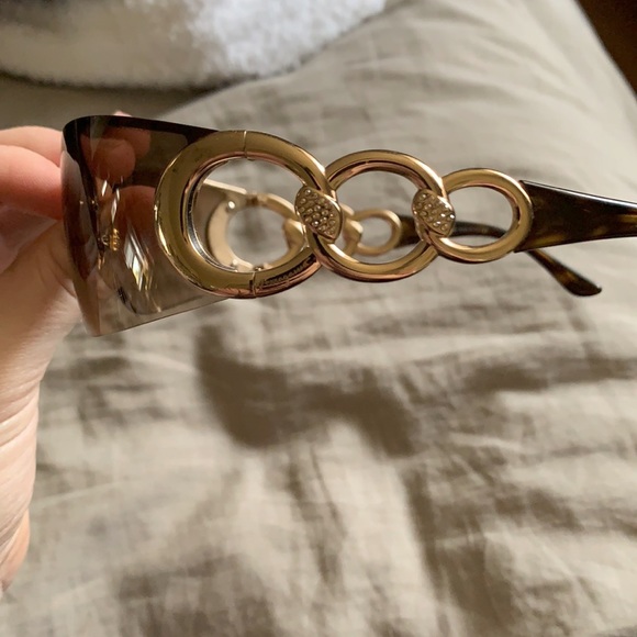 Sunglasses - Picture 3 of 8